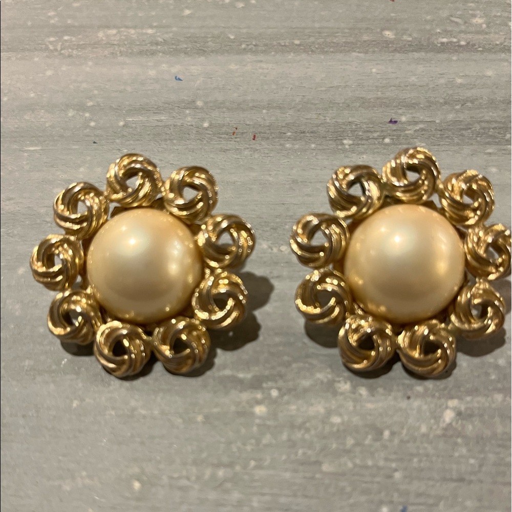 Vintage clip earrings